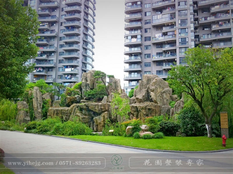 假山錦鯉魚(yú)池